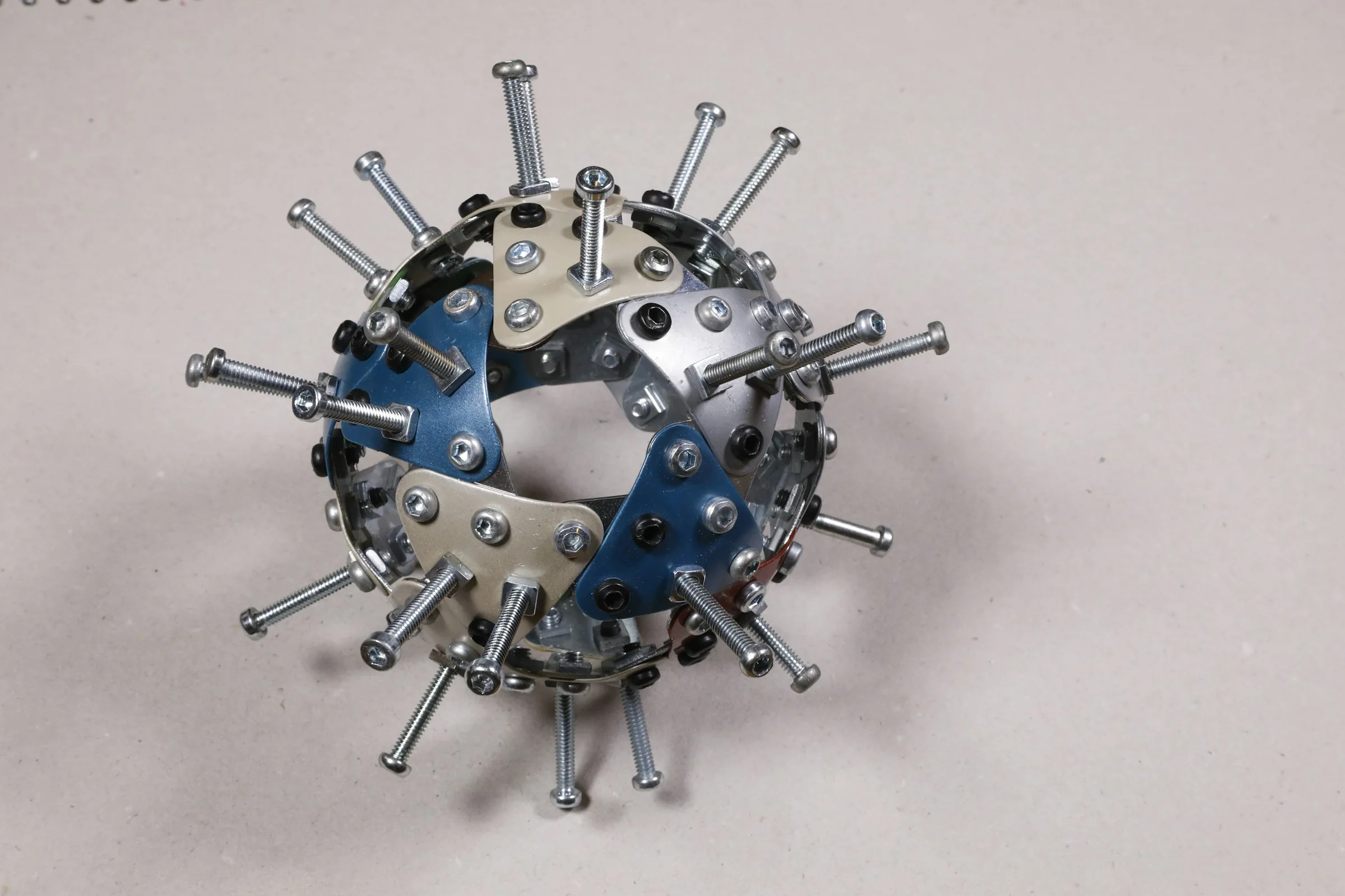 Ferramenta e componente de máquina industrial
